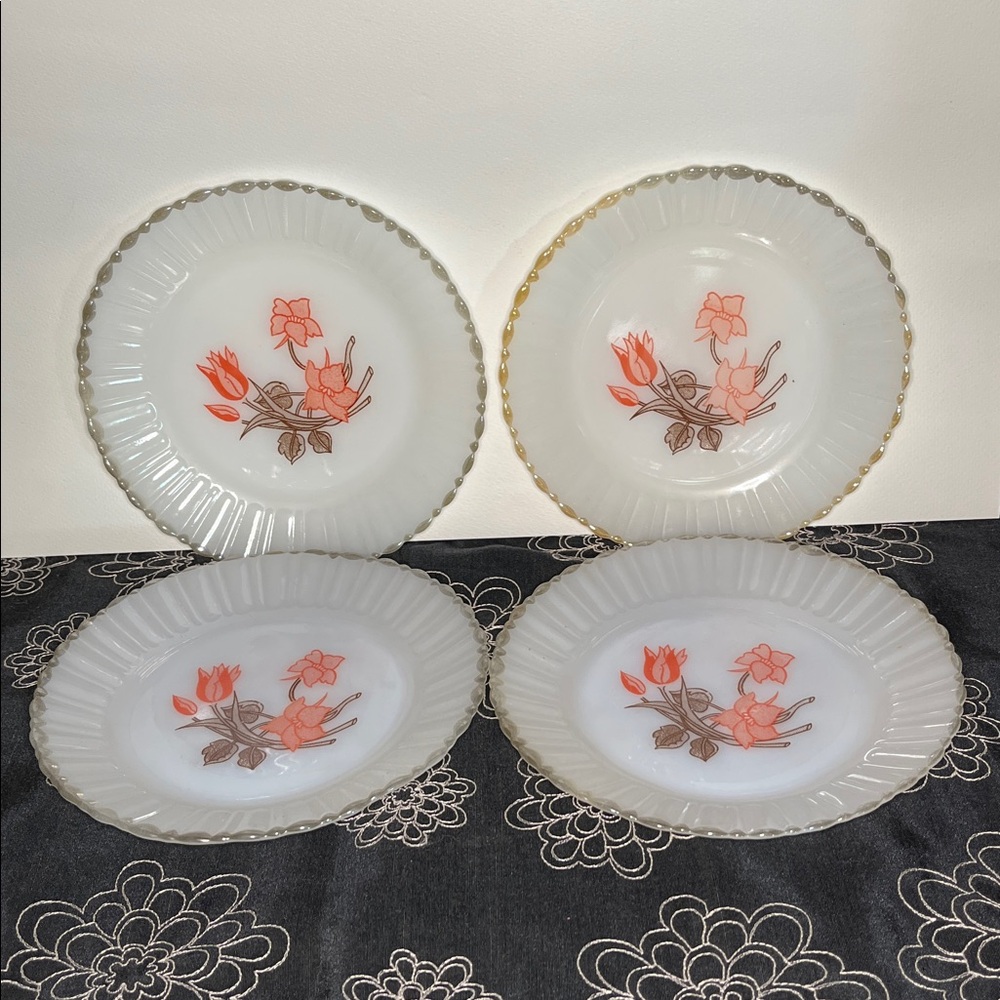 Vintage Termocrisa Milk Glass Dessert Plates Set 4 Pink Floral Gold Trim Mexico